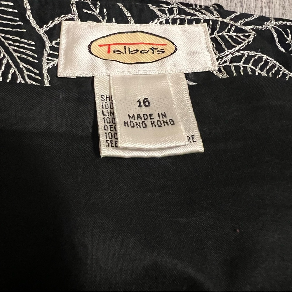Talbots Black/White A-Line Knee-Length Skirt Floral Leaf Design -Women’s Size 16 - Picture 2 of 8